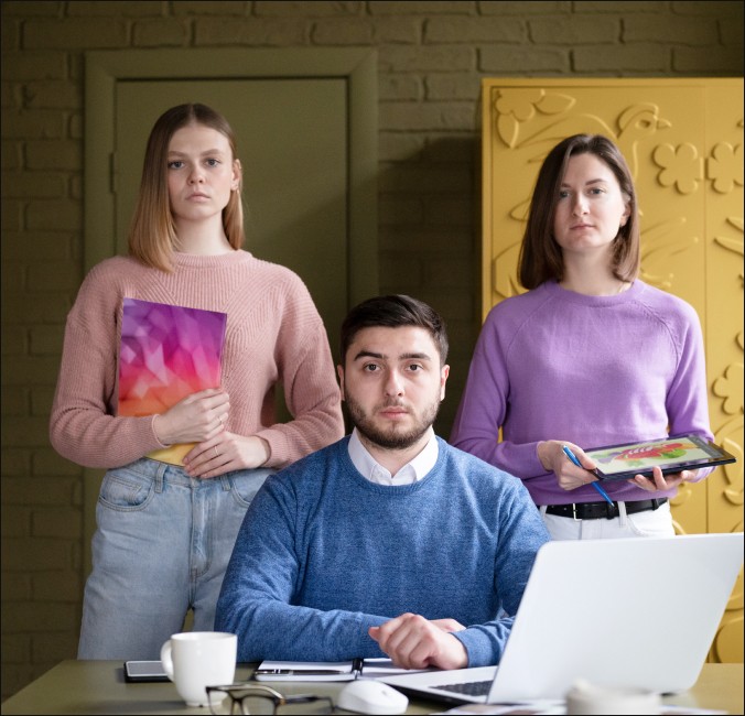 Team Working Together with Taskbes