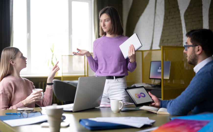 Team Working Together with Taskbes